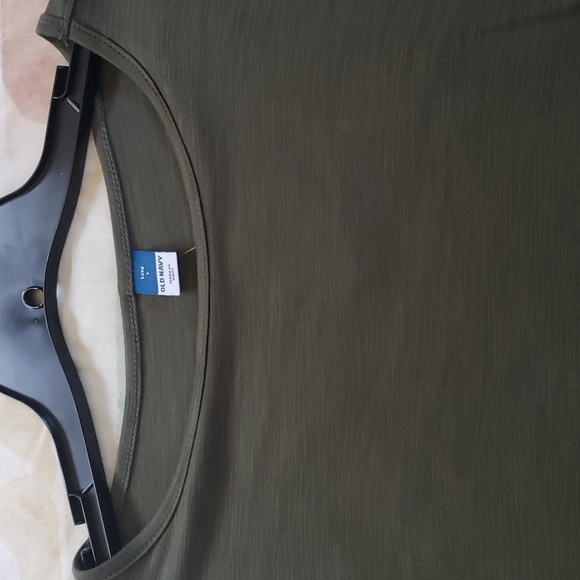 Top - Picture 2 of 4